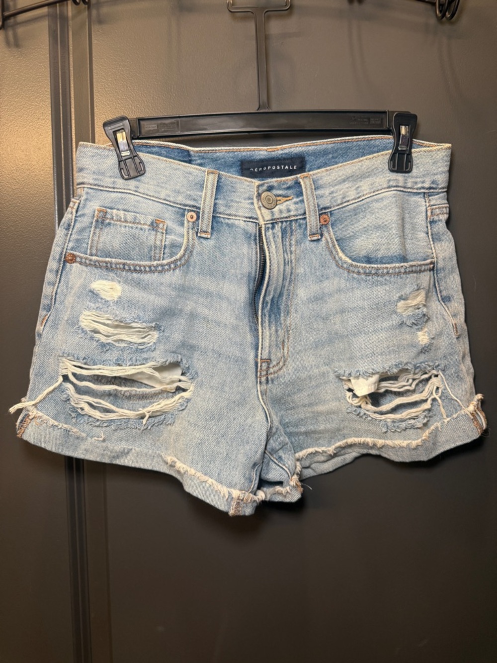 Aeropostale Light Blue Distressed Denim Mom Short Women’s Shorts Size 4